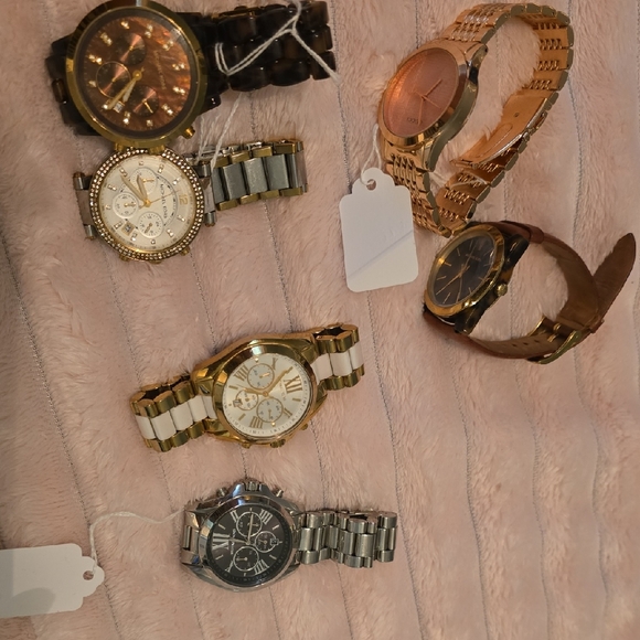 Stylish Watch Collection in Gold and Silver
